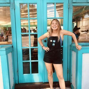 Meet your Posher, Lauren